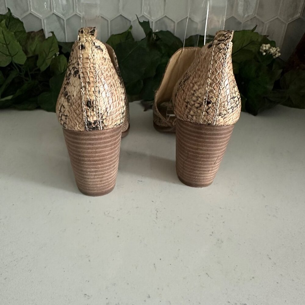 Lucky Brand Womens Snakeskin Textured Peep Toe Block Heel Sandals Size 9M - Picture 6 of 8